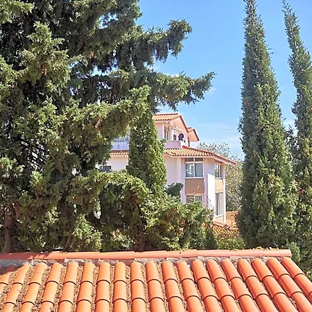 Ljmonade Hotel